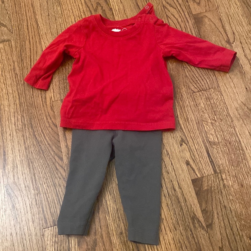Primary sweater and leggings 3-6 months